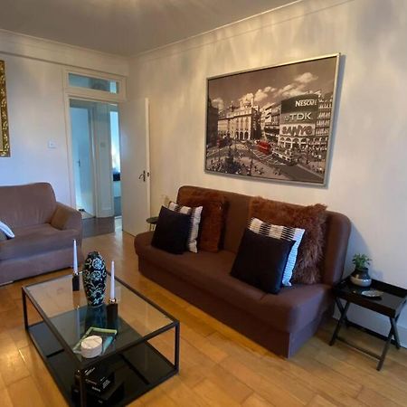2 Bedroom Flat In Camberwell Green - Central Location With Excellent Connections To Tourist Attractions And Main London Airports Екстер'єр фото