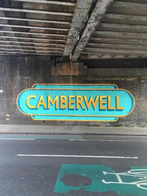 2 Bedroom Flat In Camberwell Green - Central Location With Excellent Connections To Tourist Attractions And Main London Airports Екстер'єр фото