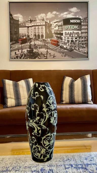 2 Bedroom Flat In Camberwell Green - Central Location With Excellent Connections To Tourist Attractions And Main London Airports Екстер'єр фото