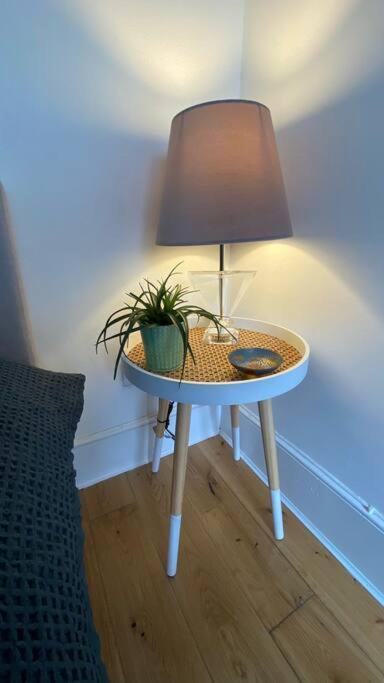 2 Bedroom Flat In Camberwell Green - Central Location With Excellent Connections To Tourist Attractions And Main London Airports Екстер'єр фото