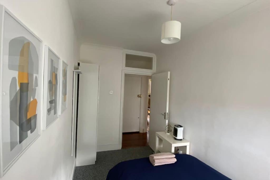 2 Bedroom Flat In Camberwell Green - Central Location With Excellent Connections To Tourist Attractions And Main London Airports Екстер'єр фото